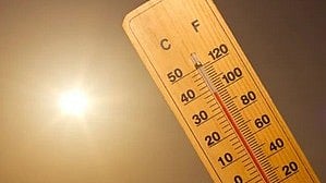 ചൂടും ഇനിയും ഉയരും,   50 ഡിഗ്രി വരെയാകാം; മുന്നറിയിപ്പുമായി യുഎഇ