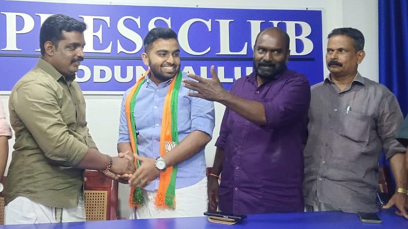 'കോൺ​ഗ്രസ്, ​ഗ്രൂപ്പ് പോരിൽ നശിക്കുന്ന പ്രസ്ഥാനം'- കെഎസ്‍യു തൃശൂർ ജില്ലാ ജനറൽ സെക്രട്ടറി ബിജെപിയിൽ