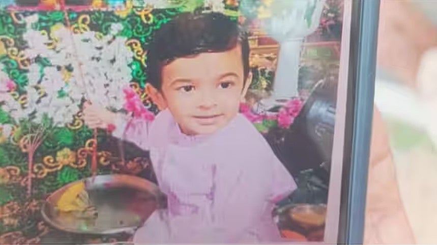 നെടുമ്പാശ്ശേരി വിമാനത്താവളത്തിന് സമീപം മാലിന്യക്കുഴിയില്‍ വീണ് കുഞ്ഞ് മരിച്ചു