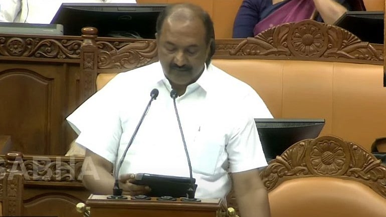 Kerala Budget 2025: പെന്‍ഷന്‍ കുടിശ്ശിക ഈ മാസം തന്നെ, ശമ്പള പരിഷ്‌കരണ കുടിശ്ശിക മാര്‍ച്ചിനകം; ധനസ്ഥിതി മെച്ചപ്പെട്ടു