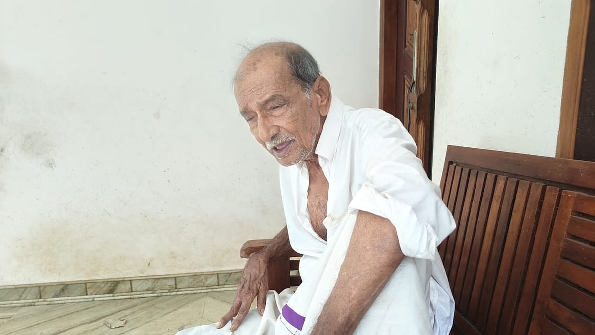  ഇനി തെരുവുനായ്ക്കളുടെ വിശപ്പകറ്റാന്‍ 'പവിയേട്ടന്‍' ഇല്ല; സഹജീവി സ്‌നേഹത്തിന്റെ മാതൃക ഓര്‍മ്മയായി- വിഡിയോ 