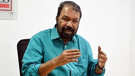 'ലോകകപ്പ് ഫൈനൽ ഞായറാഴ്ച രാത്രി 12.30ന്; തിങ്കളാഴ്ച എല്ലാ സ്കൂളുകൾക്കും അവധി നൽകണം'
