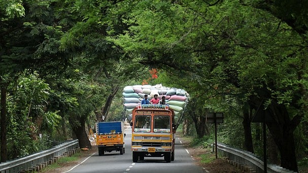 അനിശ്ചിതകാല പണിമുടക്കിനൊരുങ്ങി ലോറി ഉടമകൾ; മാർച്ച് രണ്ടാം വാരം മുതൽ സമരം