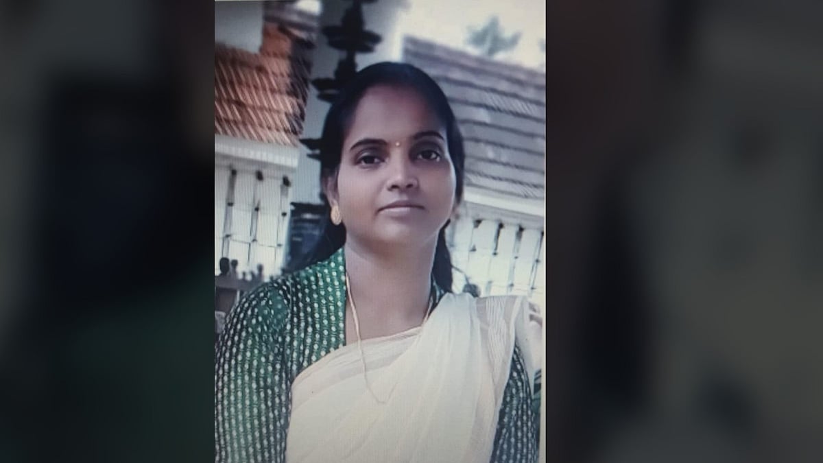 മൊബൈല്‍ ഫോണ്‍ വാങ്ങിയതിനെച്ചൊല്ലിയുള്ള തര്‍ക്കം, മക്കളുടെ കണ്‍മുന്നിലിട്ട് ഭര്‍ത്താവ് വെട്ടിയ ഭാര്യ മരിച്ചു