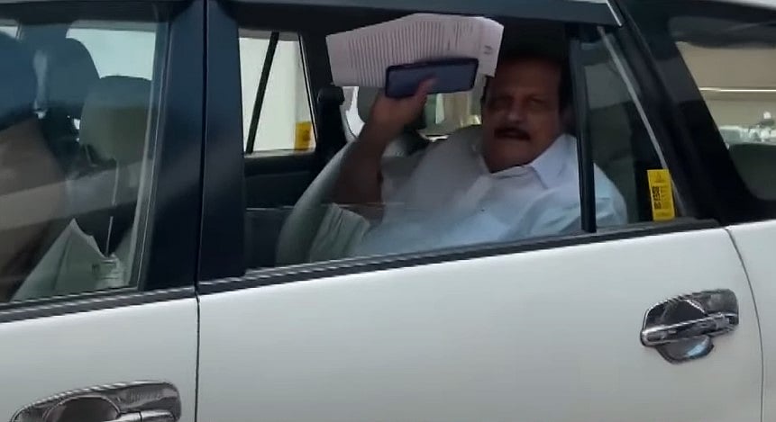 അറസ്റ്റ് ചെയ്യാന്‍ വീട്ടിലെത്തിയ പൊലീസിനെ വെട്ടിച്ച് പിസി ജോര്‍ജ് കോടതിയില്‍ കീഴടങ്ങി