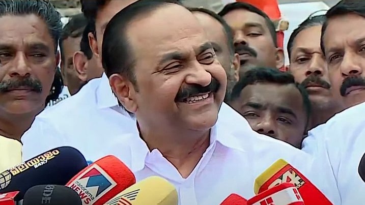 'യോഗ ദണ്ഡിന്റെയും രുദ്രാക്ഷമാലയുടെയും അറ്റകുറ്റപ്പണി മുന്‍ ദേവസ്വം പ്രസിഡന്റിന്റെ മകന്'; ഇതെന്തു നടപടിയെന്ന് വി ഡി സതീശന്‍ 