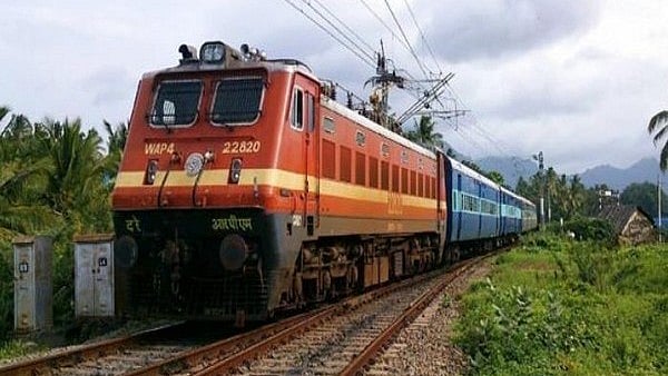 വേനലവധി; ലോകമാന്യതിലക് പ്രത്യേക ട്രെയിൻ സർവീസുകൾ