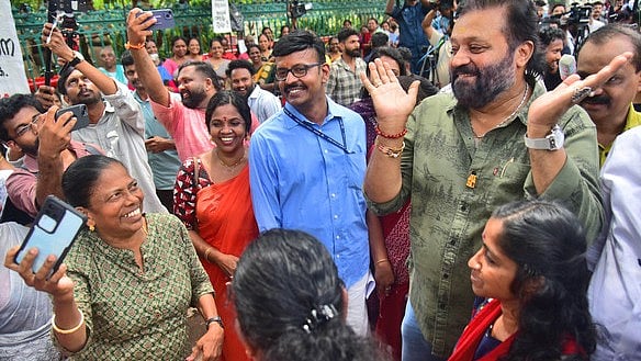 'അവരെ കെട്ടിപ്പിടിച്ച് ഒരു ഉമ്മ കൊടുത്താല്‍ ഒരു തെറ്റുമില്ല'; സിഐടിയു നേതാവിന് മറുപടിയുമായി കെ സുരേന്ദ്രന്‍