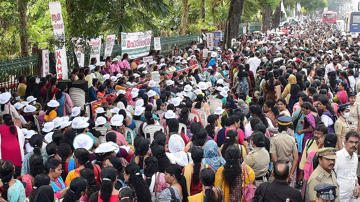 തിങ്കളാഴ്ച തെക്കന്‍ ജില്ലകളില്‍ പരിശീലന പരിപാടി; ആശവര്‍ക്കര്‍മാരുടെ സമരം പൊളിക്കാന്‍ സര്‍ക്കാര്‍