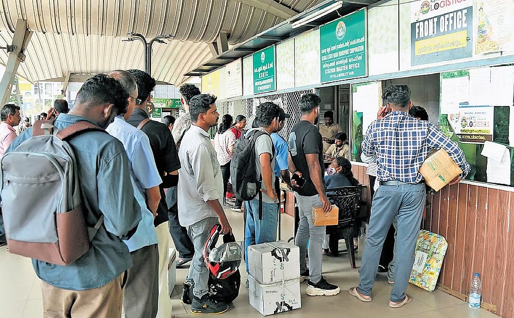 പാഴ്സല് ആയി പച്ചക്കറികളും മത്സ്യവും വേണ്ട; ഡെലിവറി ഓര്ഡര് നിര്ത്തിവെച്ച് കെഎസ്ആര്ടിസി