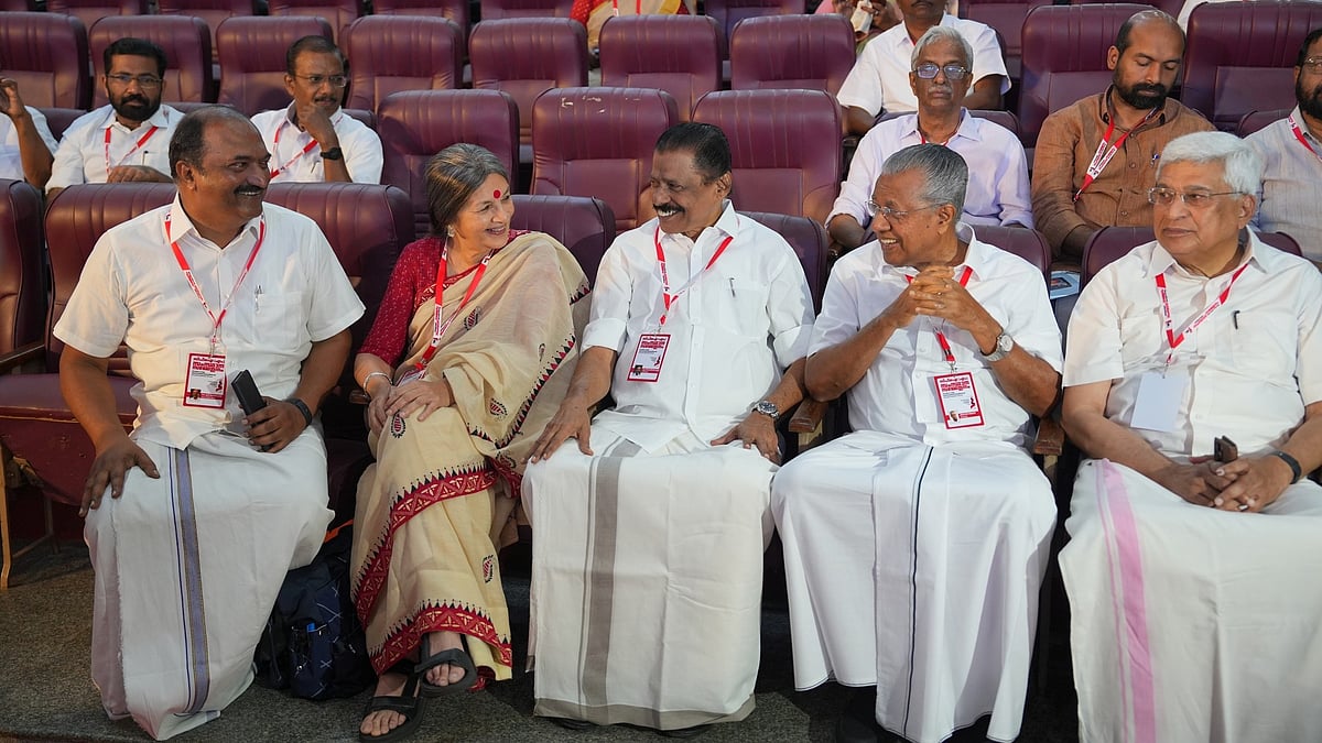 'സേവനങ്ങള്‍ക്ക് സെസ്, പിപിപി മോഡല്‍'; രണ്ടര പതിറ്റാണ്ടിന് ശേഷം വന്‍ നയംമാറ്റവുമായി സിപിഎം