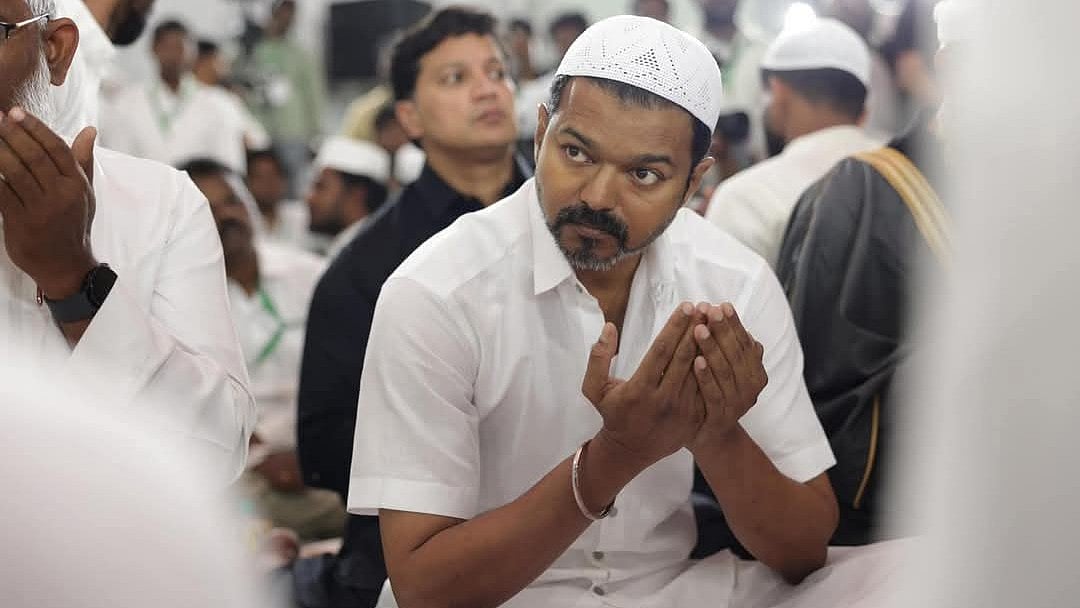 'മദ്യപര്‍ മുതല്‍ റൗഡികള്‍ വരെ; മുസ്ലീങ്ങളെ അപമാനിച്ചു'; വിജയിന്റെ ഇഫ്താര്‍ വിരുന്നിനെതിരെ പരാതി