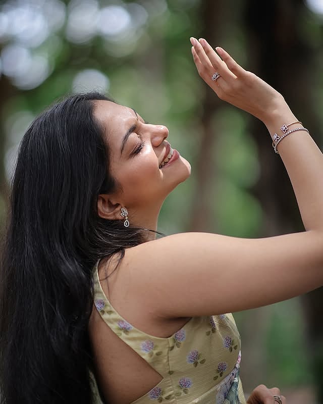 ​'നിങ്ങൾ ഒരു പൂവായിരുന്നെങ്കിൽ, എന്ത് പേര് വിളിക്കും'