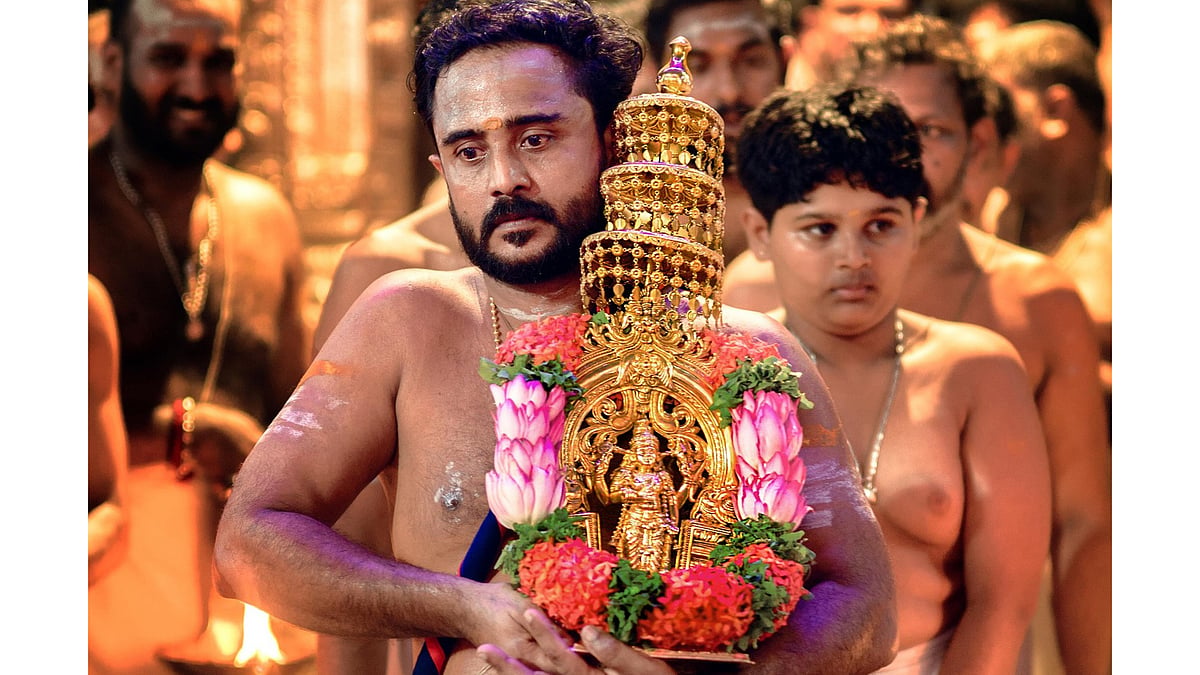 പശുക്കുട്ടിയുടെ കരച്ചില്‍ കേട്ട് പള്ളിയുണര്‍ന്നു, ഇന്ന് കണ്ണന് ആറാട്ട്; അറിയാം ചടങ്ങുകള്‍, പ്രദക്ഷിണവഴിയില്‍ 'പക്ഷിമൃഗാദികള്‍', വേട്ടയാടി ഗുരുവായൂരപ്പന്‍- വിഡിയോ