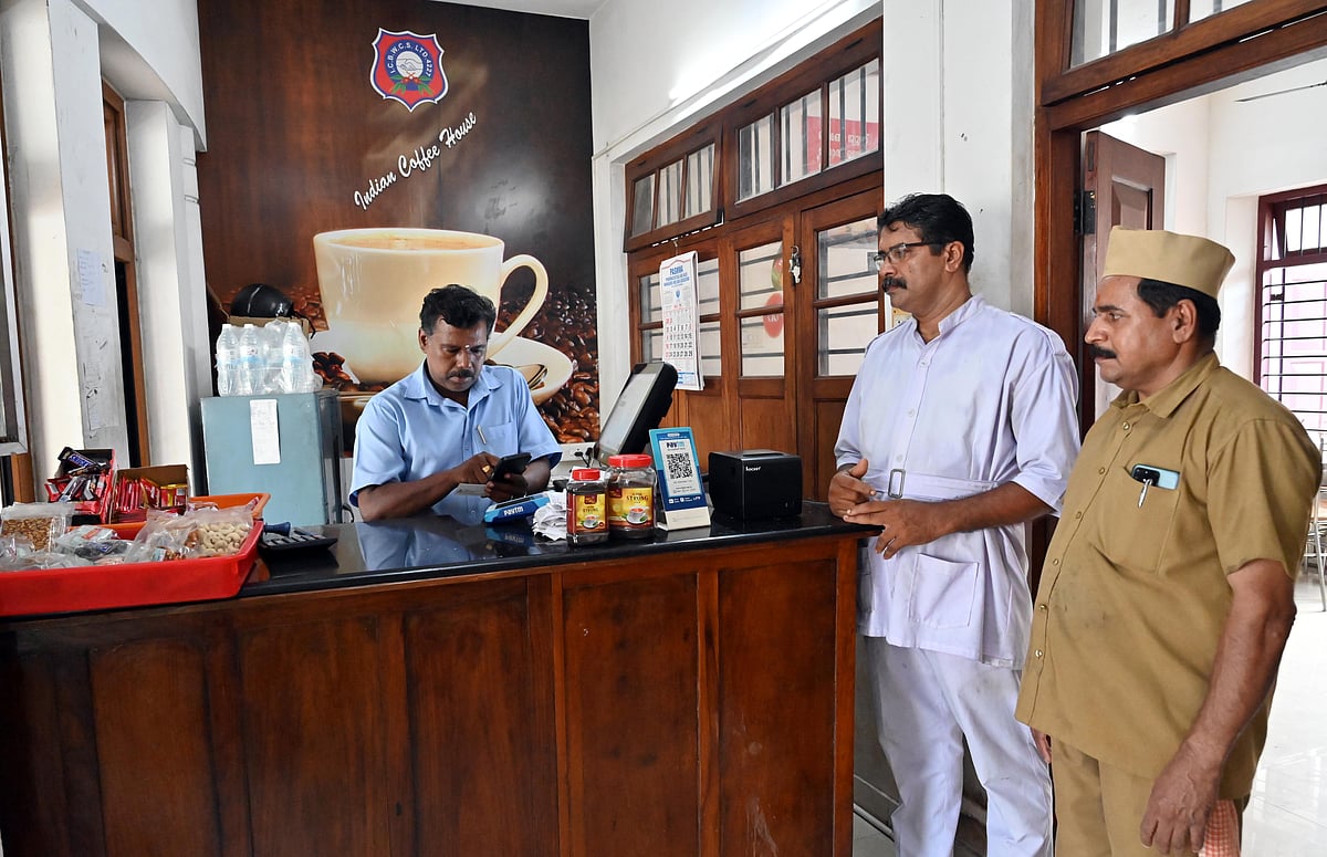 നഷ്ടക്കണക്കുകള്‍ വിളമ്പുന്ന ഇന്ത്യന്‍ കോഫീഹൗസ്