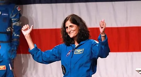 Sunita Williams: എന്തു രസമാണ് ഇന്ത്യയെ കാണാന്‍; മുകളില്‍നിന്നു നോക്കുമ്പോള്‍ വര്‍ണങ്ങളുടെ മായിക ലോകം: സുനിത വില്യംസ് 