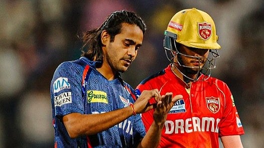 Digvesh Rathi fined: കോഹ് ലി എവിടെ കിടക്കുന്നു? വിവാദ നോട്ട് ബുക്ക് സെലിബ്രേഷനുമായി ദിഗ്‌വേഷ്, വലിച്ചുകീറി ഒട്ടിച്ച് ബിസിസിഐ; പിഴ- വിഡിയോ 