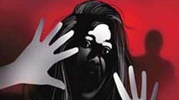 Gang Rape: ബസില്‍ മക്കളുടെ മുന്നിലിട്ട് അമ്മയെ ബലാത്സംഗം ചെയ്തു; മൂന്ന് പേര്‍ അറസ്റ്റില്‍