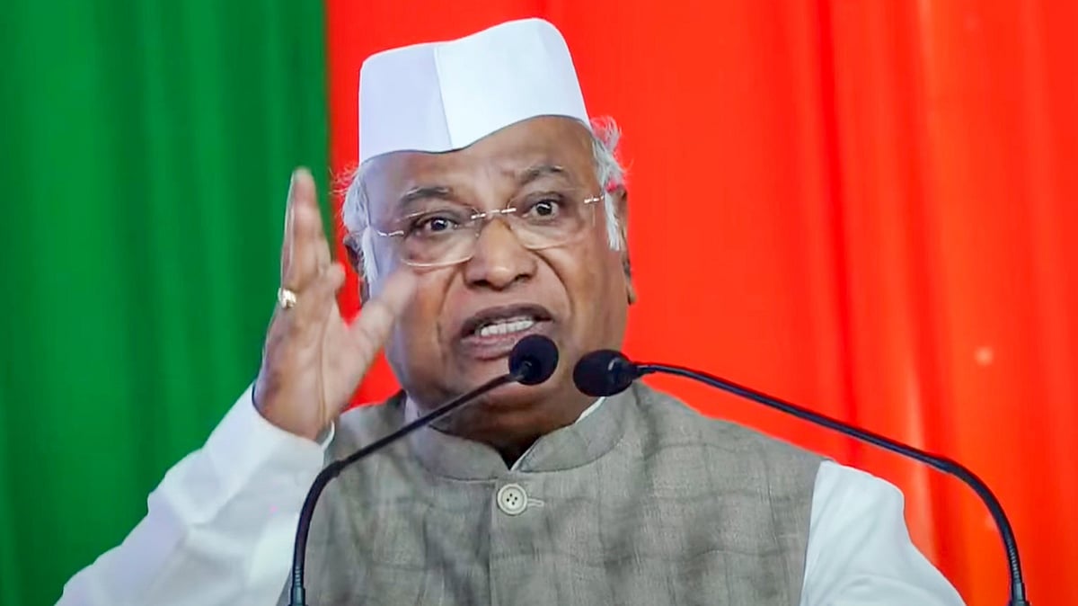 Mallikarjun Kharge : 'രാജ്യം ബാലറ്റിലേക്ക് മടങ്ങണം, ബിജെപി മഹാരാഷ്ട്രയും ഹരിയാനയും ജയിച്ചത് തട്ടിപ്പിലൂടെ; എഐസിസി സമ്മേളനത്തിന് തുടക്കം