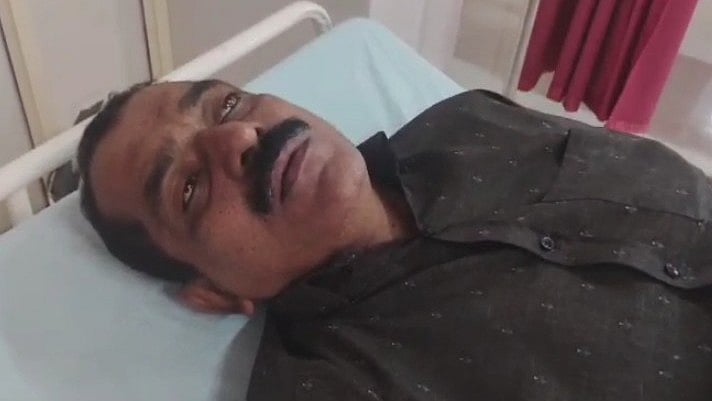 Wild elephant attack: റോ‍ഡിൽ നിന്നു വീട്ടുമുറ്റത്തേക്ക് പാഞ്ഞെത്തി, കാട്ടാന ​ഗൃ​ഹ​നാഥനെ തൂക്കിയെറിഞ്ഞു; പരിക്ക് (വിഡിയോ)