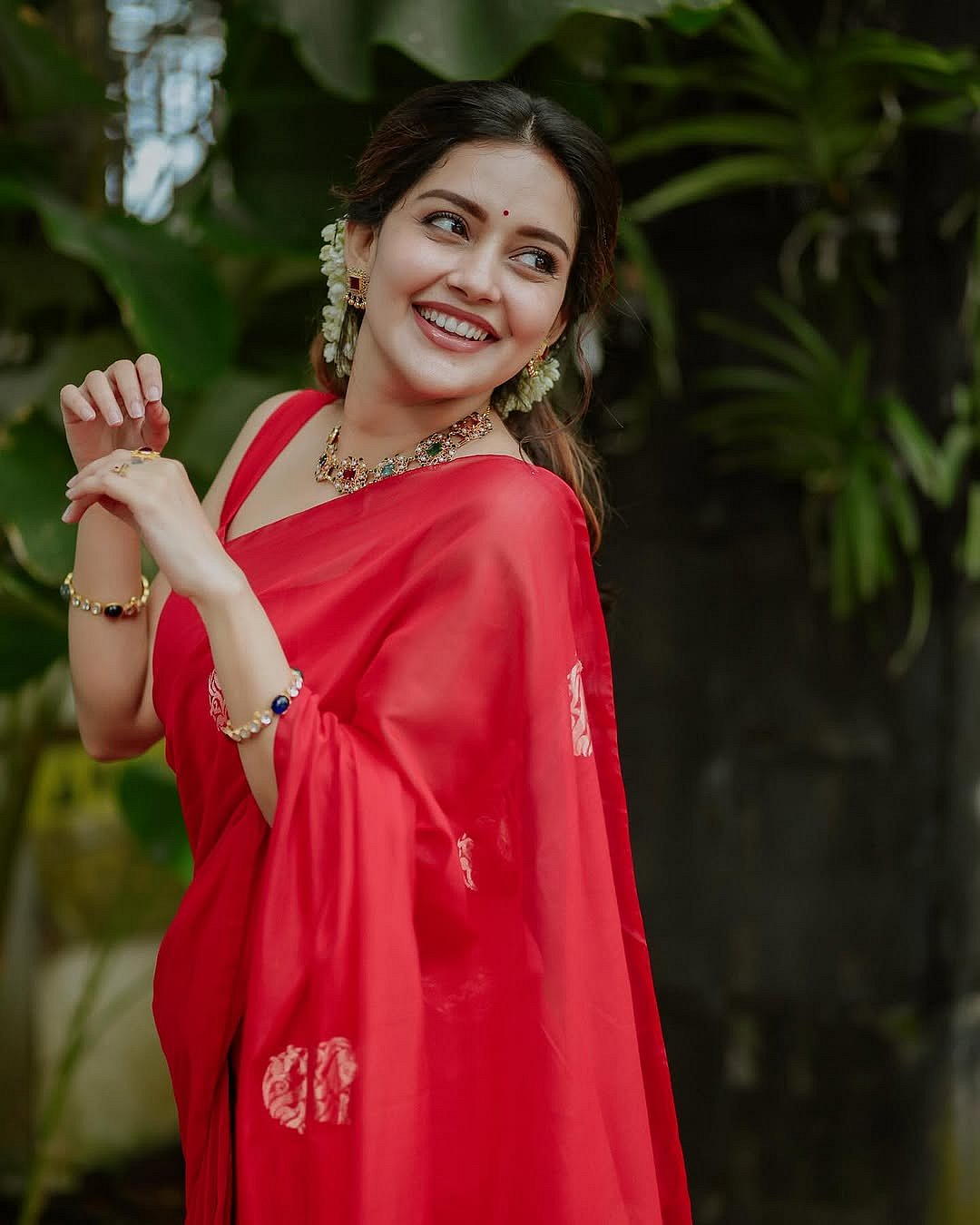 അമ്മയുടെ സാരിയിൽ തിളങ്ങി മഹിമ നമ്പ്യാർ: മഹിമ നമ്പ്യാർ| മലയാള സിനിമ ...