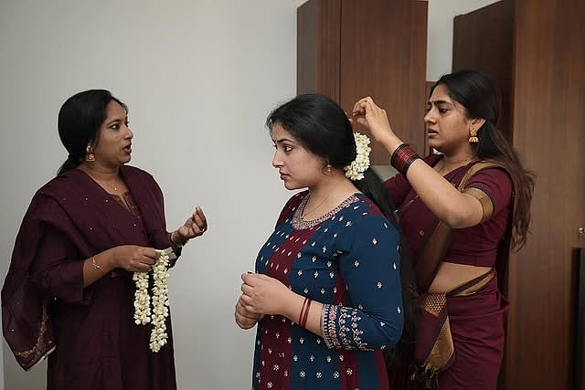 ഇനി കൊച്ചിയിലെ പുതിയ വീട്ടിൽ; ഗൃഹപ്രവേശം ആഘോഷമാക്കി നിമിഷ