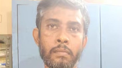 വി​ഗ്രഹത്തിൽ ചാർത്താൻ ഏൽപ്പിച്ചു; ക്ഷേത്രത്തിൽ നിന്നു തിരുവാഭരണങ്ങൾ മോഷ്ടിച്ച് മുങ്ങി; കീഴ്ശാന്തി പിടിയിൽ