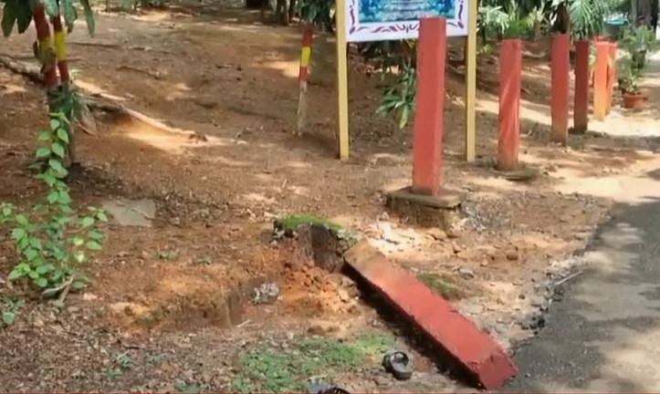 നാലു വയസുകാരന്‍റെ മരണത്തില്‍ കടുത്ത നടപടി, കോന്നി ഫോറസ്റ്റ് ഓഫീസർ ഉൾപ്പെടെ അ‍ഞ്ച് പേര്‍ക്ക് സസ്പെന്‍ഷന്‍