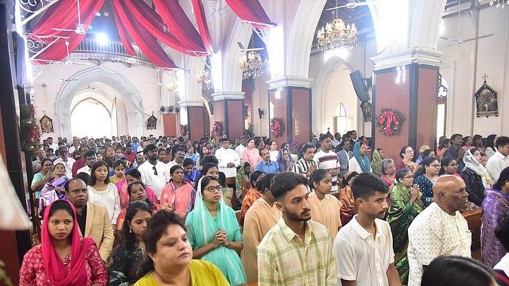 പീഡാനുഭവ സ്മരണയിൽ ഇന്ന് ദുഃഖ വെള്ളി; പള്ളികളിൽ പ്രത്യേക പ്രാർഥന
