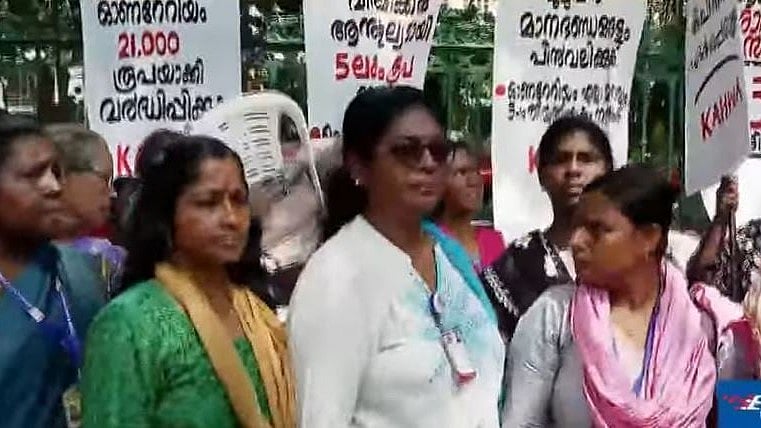 62 വയസില്‍ പിരിഞ്ഞു പോകണമെന്ന ഉത്തരവ് മരവിപ്പിച്ചു; ആശാ വര്‍ക്കര്‍മാരുടെ ആവശ്യം അംഗീകരിച്ച് സര്‍ക്കാര്‍