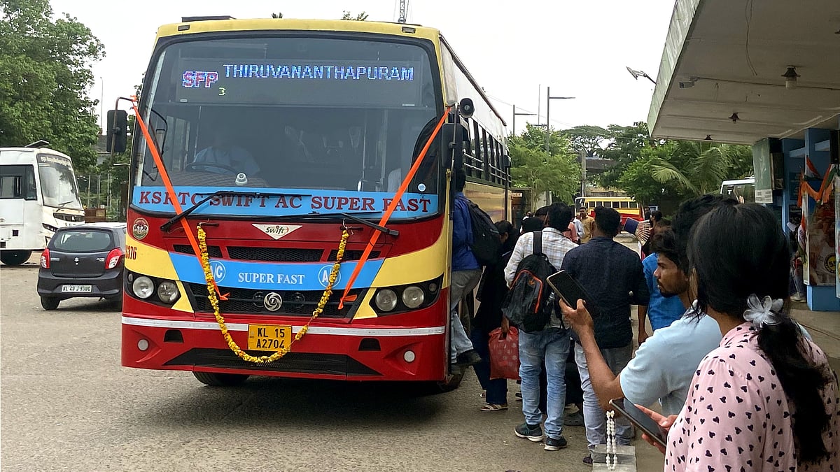 കൊടും ചൂടിൽ യാത്രക്കാർ 'തണുത്തു'! കെഎസ്ആർടിസിയുടെ 'എസി സൂപ്പർ ഫാസ്റ്റ്' ഹിറ്റ്