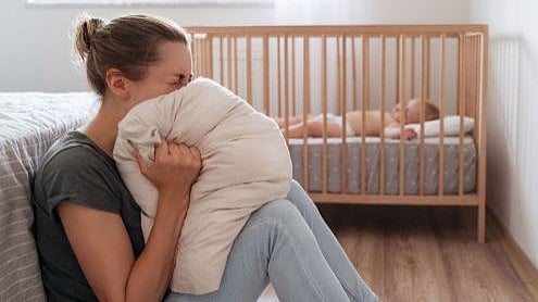 ദേഷ്യവും സങ്കടവും ഉള്ളില്‍ ഒതുക്കേണ്ട, സമ്മര്‍ദത്തിന് തലയണ തെറാപ്പി