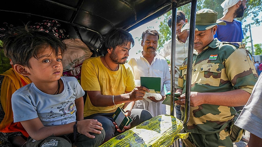 537 പാകിസ്ഥാന് പൗരന്മാര് ഇന്ത്യ വിട്ടു; 850 ഇന്ത്യക്കാര് മടങ്ങിയെത്തി