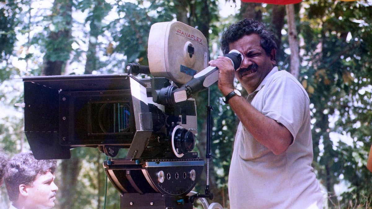 'മലയാള സിനിമയുടെ മുഖവും മുഖശ്രീയും'; ഷാജി എന്‍ കരുണിനെ അനുസ്മരിച്ച് മുഖ്യമന്ത്രി