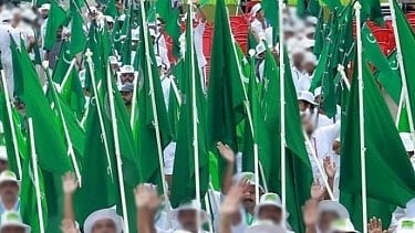 മുഖം മിനുക്കുന്ന ലീഗ്; പച്ച പിടിക്കുമോ ദേശീയ സ്വപ്നങ്ങൾ?