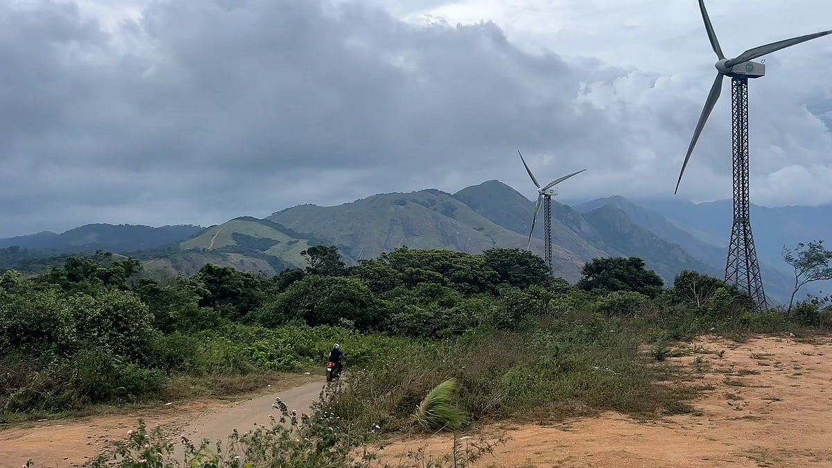 കാറ്റും കാഴ്ചകളും തേടി ഒരു യാത്ര, സഞ്ചാരികളുടെ മനം കീഴടക്കുന്ന ഇടുക്കിയിലെ ചതുരംഗപ്പാറ-വിഡിയോ