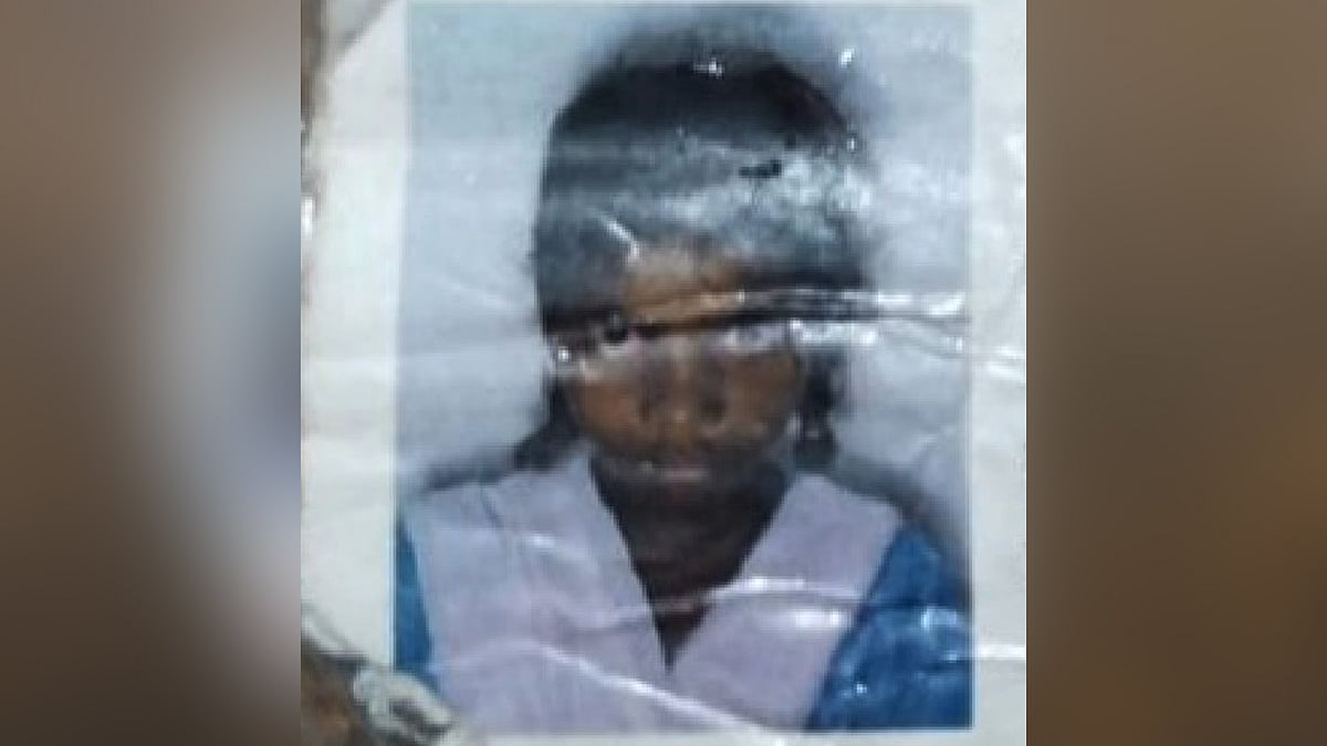 വിറക് ശേഖരിക്കുന്നതിനിടെ മരം ഒടിഞ്ഞു വീണു; തൊഴിലാളി സ്ത്രീ മരിച്ചു