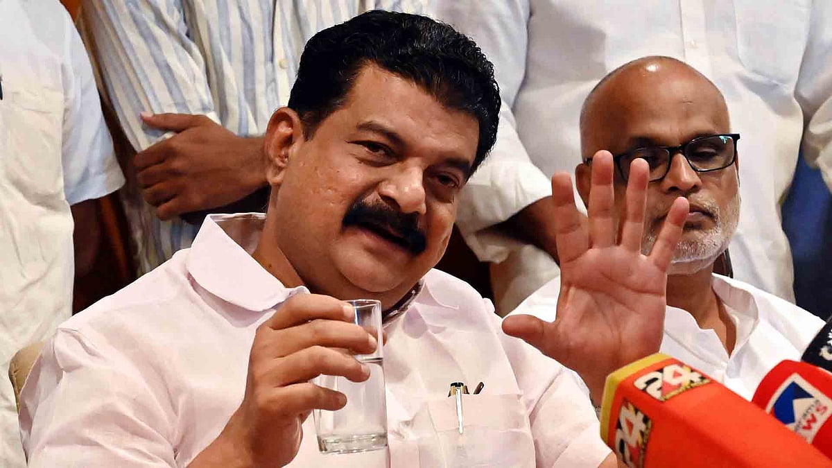 'സമയമാവുന്നതല്ലേയുള്ളൂ, മത്സരിക്കുന്ന കാര്യം അപ്പോള്‍ പറയാം'; കുഞ്ഞാലിക്കുട്ടിയുമായി കൂടിക്കാഴ്ച നടത്തി അന്‍വര്‍