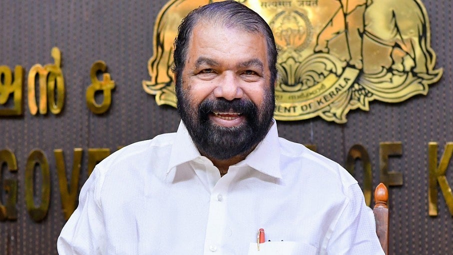 ഹിജാബ് ധരിച്ച് പഠനം നടത്താന്‍ അനുമതി നല്‍കണം; സ്‌കൂള്‍ അധികൃതര്‍ക്ക് ഗുരുതര വീഴ്ച പറ്റി; വി ശിവന്‍കുട്ടി