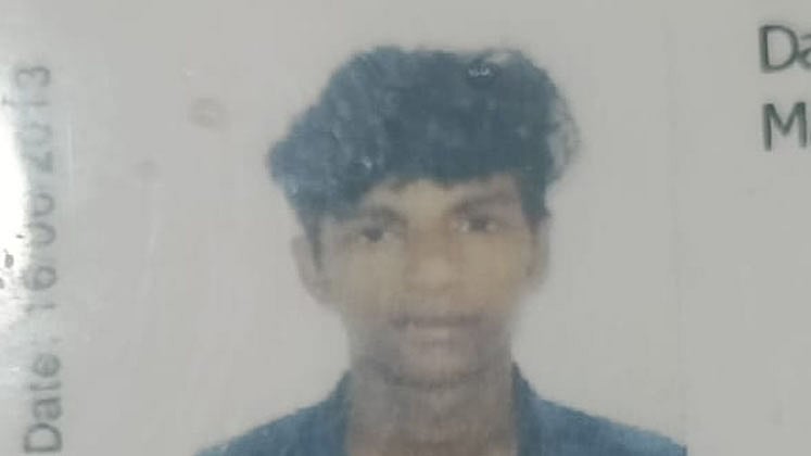 കുമളിയില്‍ ലോറിക്ക് മുകളില്‍ മരം വീണ് അപകടം, ഒരു മരണം