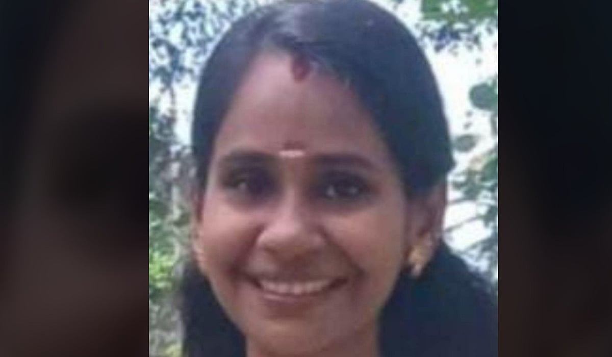 ഭര്‍ത്താവിനൊപ്പം സ്‌കൂട്ടറില്‍ പോകുമ്പോള്‍ പൂച്ച കുറുകെ ചാടി; അപകടത്തില്‍ യുവതി മരിച്ചു