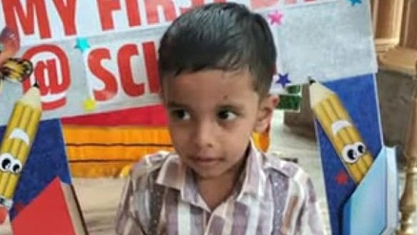 കുണ്ടറയില്‍ മേശയുടെ ഗ്ലാസ് പൊട്ടി വീണു; അഞ്ചു വയസുകാരന്‍ മരിച്ചു