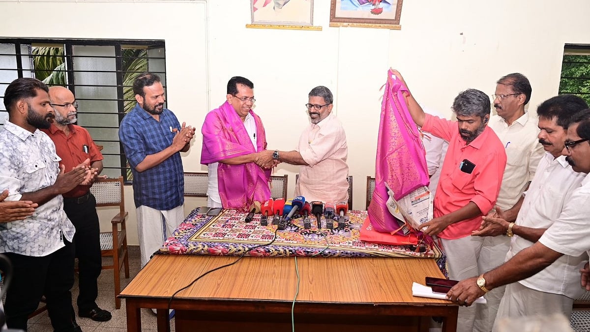 മണ്ഡലം പ്രസിഡന്‍റ് സിപിഎമ്മിൽ ചേർന്നു; കോണ്‍ഗ്രസ് ഓഫീസിന് ചുവന്ന പെയിന്റടിക്കാൻ ശ്രമം, പാലക്കാട്ട് സംഘര്‍ഷം, മുദ്രവച്ച് പൊലീസ്