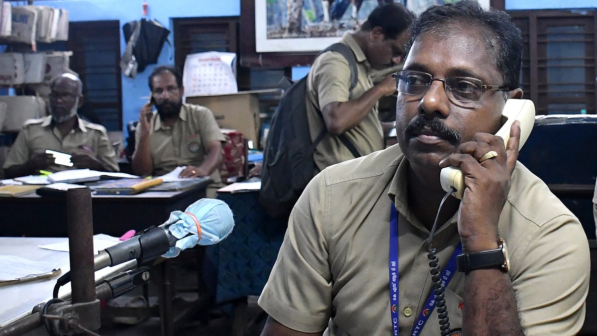 കെഎസ്ആർടിസിയിൽ ഇനി മൊബൈൽ ബെല്ലടിക്കും, ലാൻഡ് ഫോണിനോട് വിട പറഞ്ഞ് കോർപ്പറേഷൻ 