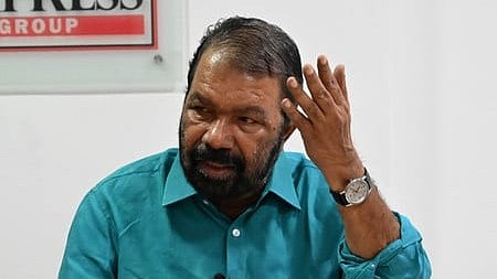 വീണ്ടും ഭാരതാംബ; രാജ്ഭവനിലെ പരിപാടി ബഹിഷ്‌കരിച്ച് മന്ത്രി വി ശിവന്‍കുട്ടി