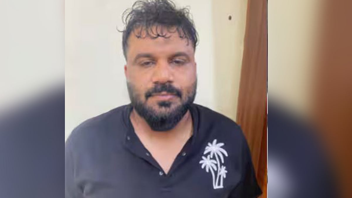 പോക്‌സോ കേസില്‍ പ്രതി, നാട്ടിലെത്തി ഒളിവില്‍; വിദേശത്തേയ്ക്ക് മുങ്ങാന്‍ ശ്രമിക്കുന്നതിനിടെ പിടിയില്‍
