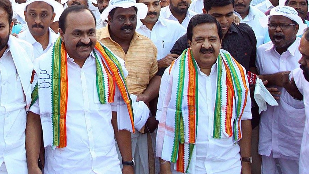 പല തെരഞ്ഞെടുപ്പു ജയിച്ചിട്ടും എന്നെ ആരും 'ക്യാപ്റ്റനെ'ന്ന്  വിളിച്ചില്ല; പരിഭവവുമായി ചെന്നിത്തല; ക്യാപ്റ്റനല്ല, 'മേജര്‍' എന്ന് വിഡി സതീശന്‍