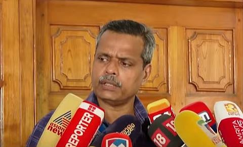 ബോക്‌സില്‍ കണ്ടത് റിപ്പയര്‍ ചെയ്യാന്‍ കൊണ്ടുപോയ നെഫ്രോസ്‌കോപ്പുകള്‍; വിശദീകരണവുമായി ഡോ. ഹാരിസ്  