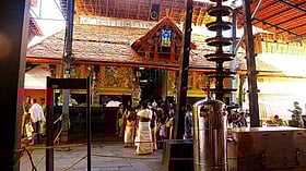 ഗുരുവായൂര്‍ ക്ഷേത്ര ദര്‍ശനം: മുതിര്‍ന്ന പൗരന്‍മാര്‍ക്കുള്ള പരിഗണന 70 വയസ്സ് കഴിഞ്ഞവര്‍ക്ക്, വഴിപാട് കൗണ്ടറുകള്‍ കൂട്ടി