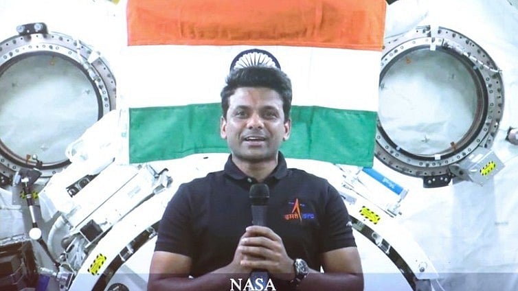 'സ്വയം കെട്ടിയിട്ടാണ് ഉറങ്ങുന്നത്, ഒഴിവ് സമയം പന്തുകളിച്ചു'; കുട്ടികളുടെ ചോദ്യങ്ങള്‍ക്ക് മറുപടി നല്‍കി ശുഭാംശു